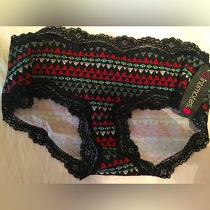B intimates panties. M. NWT
